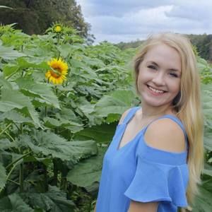 Meet your Posher, Maegan